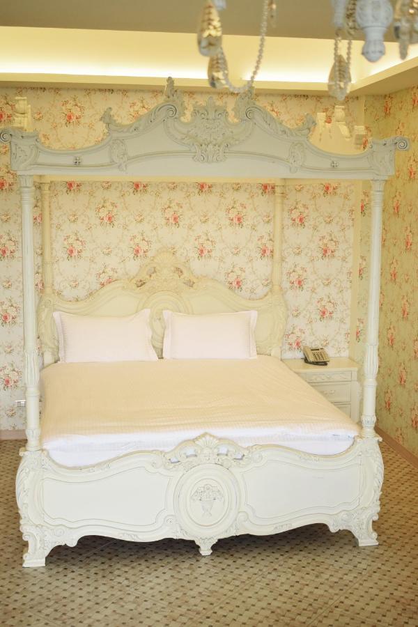 Bliss Bed And Breakfast Yuchi Exterior photo